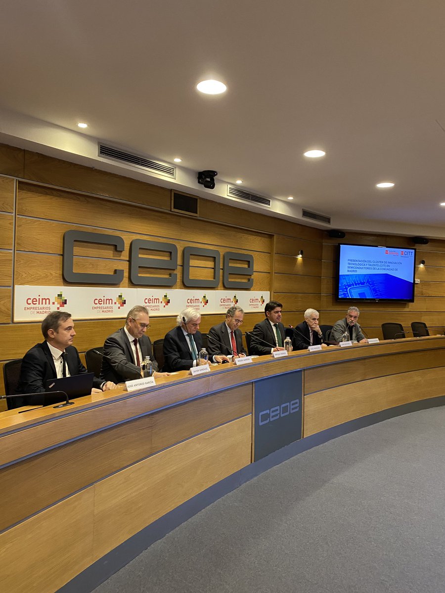 _CEIM_'s tweet photo. 📍 Se presenta en @_CEIM_ el Clúster de Innovación Tecnología y Talento (CITT) en Semiconductores de @ComunidadMadrid.

🗣️ Viceconsejero de Universidades, Ciencia e Innovación @firoba destaca el clúster para seguir creciendo en I+D+i de la mano del tejido productivo de la región. https://t.co/v2zfecWBBO