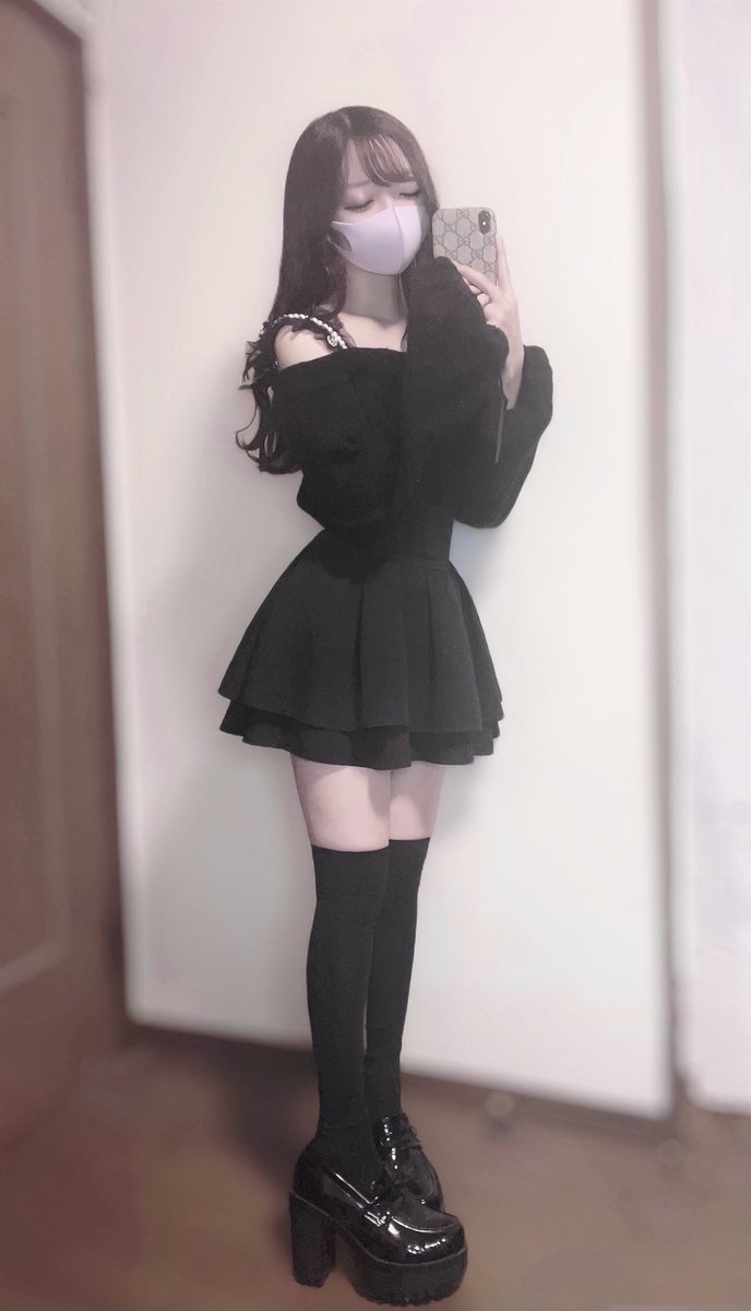 yunono_o0's tweet photo. ミシェルマカロンのスカート
シルエット綺麗で好き https://t.co/42m0j45ObG