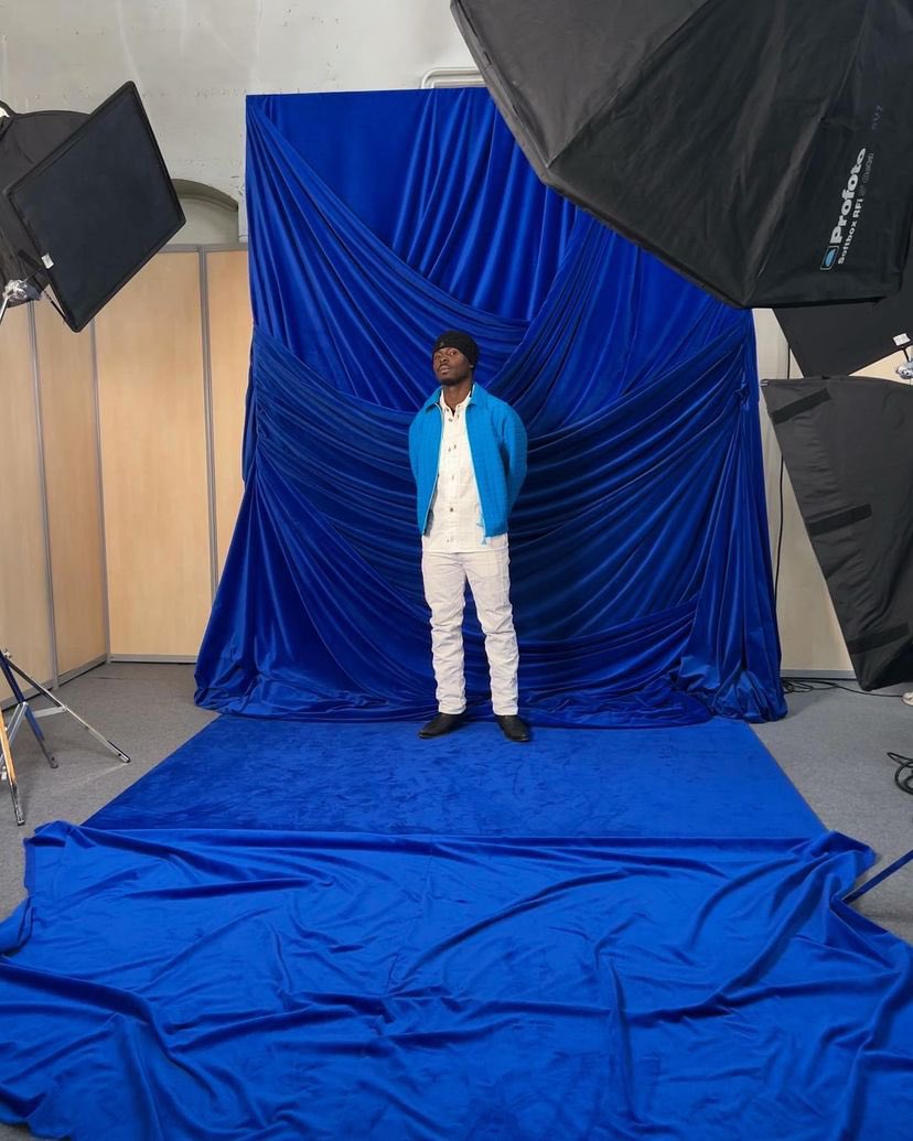 emPawaAfrica's tweet photo. “Everybody wanna b a star but who gonna show up on a cloudy day?” - @azekel 🌟 

#MCM #PalmWineDreamz #Azekel #empawaafrica #Africanmusic https://t.co/QXhcmc5xvw