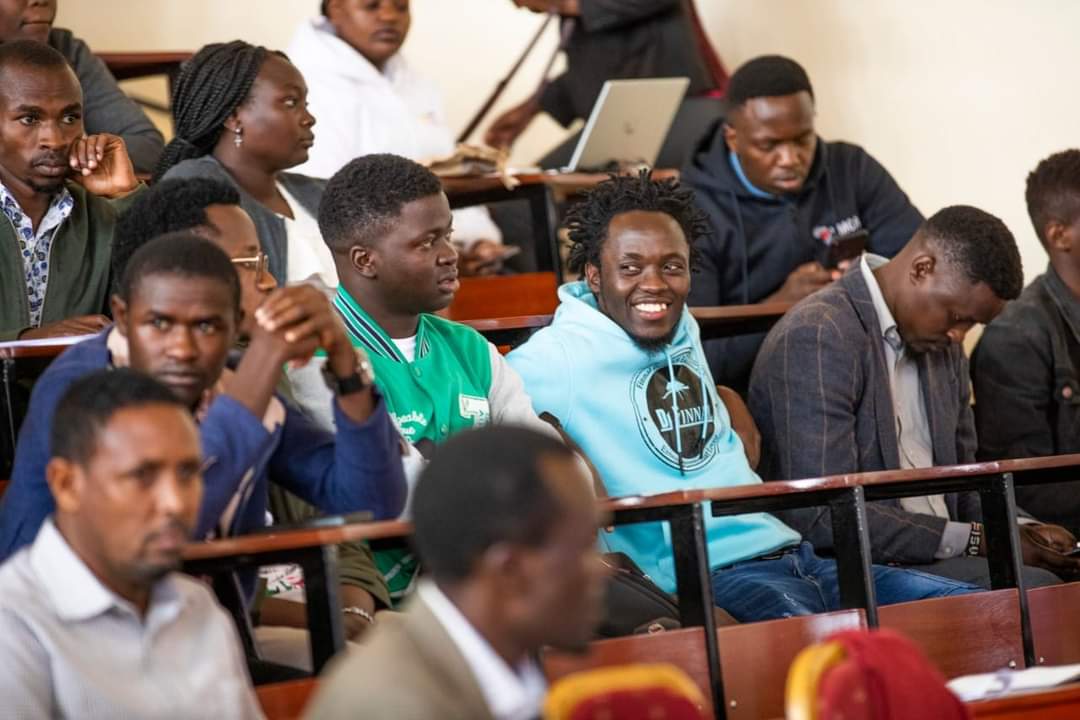 StraightTalkKe's tweet photo. Garissa County has one of the highest prevalence of FGM in 🇰🇪 at 94 per cent. 1 in every 3 girls in Garissa is likely to undergo FGM. We're excited to join @MenEndFGM and partners for #TubongeNaComrades sessions at @GarissaUni as we seek more champions to ensure girls are safe https://t.co/EazfLxYy8h