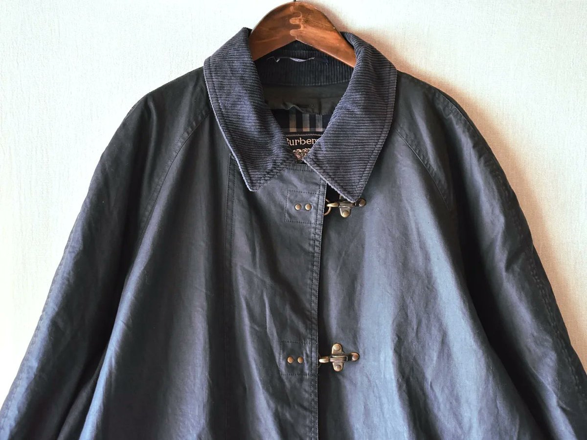 Rinceaux1's tweet photo. sold【used】90s Burberrys oiled
fireman jacket  (?) BLACK 

#rinceaux
#usedclothing 
#vintageclothing 
#firemanjacket
#oiledjacket
#eurojacket
#ランソー
#バーバリーズ
#古着バーバリー
#ファイヤーマンジャケット
#古着ファイヤーマン
#オイルドジャケット
#オイルドファイヤーマン https://t.co/smkti15H1q