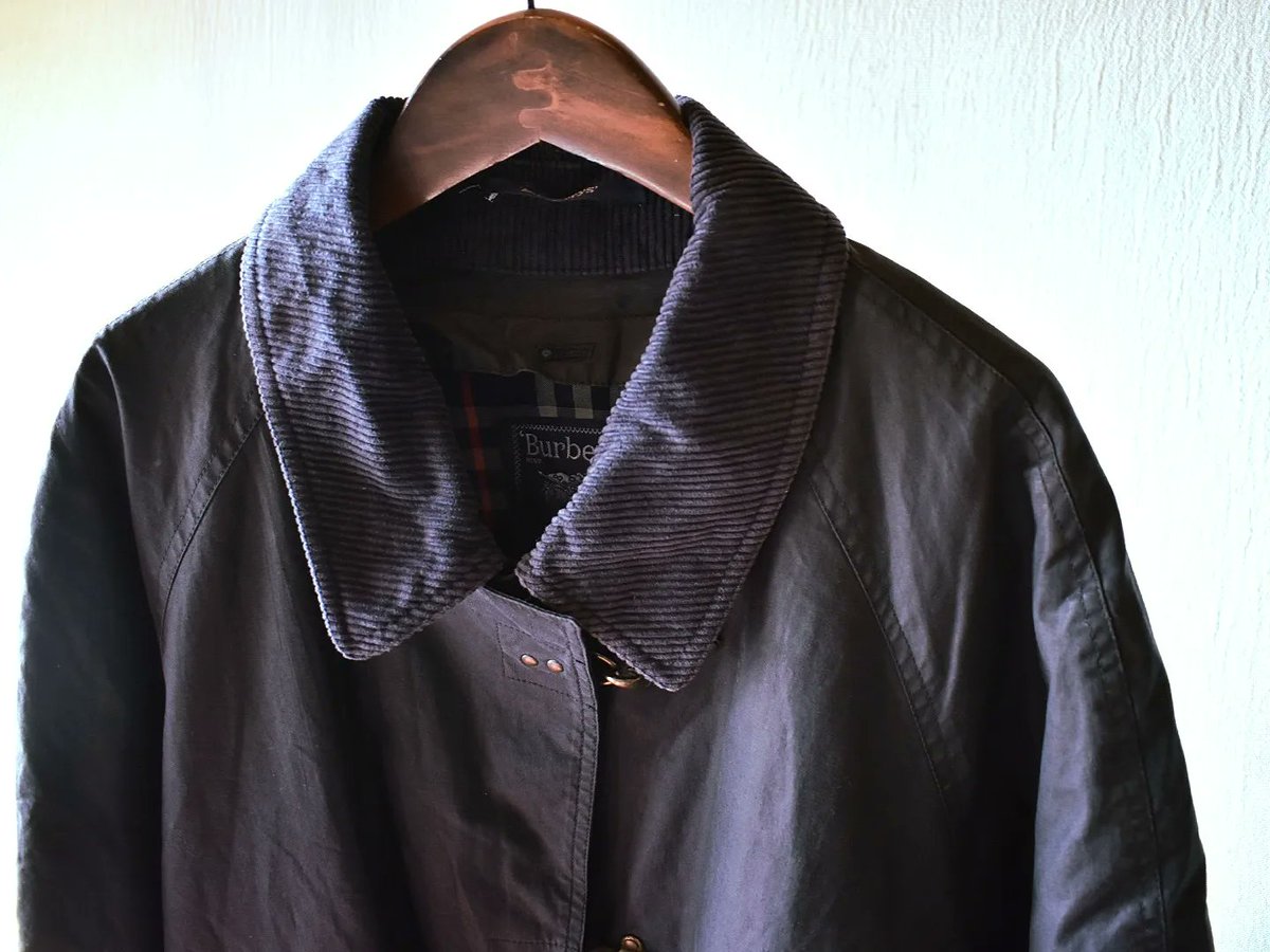 Rinceaux1's tweet photo. sold【used】90s Burberrys oiled
fireman jacket  (?) BLACK 

#rinceaux
#usedclothing 
#vintageclothing 
#firemanjacket
#oiledjacket
#eurojacket
#ランソー
#バーバリーズ
#古着バーバリー
#ファイヤーマンジャケット
#古着ファイヤーマン
#オイルドジャケット
#オイルドファイヤーマン https://t.co/smkti15H1q