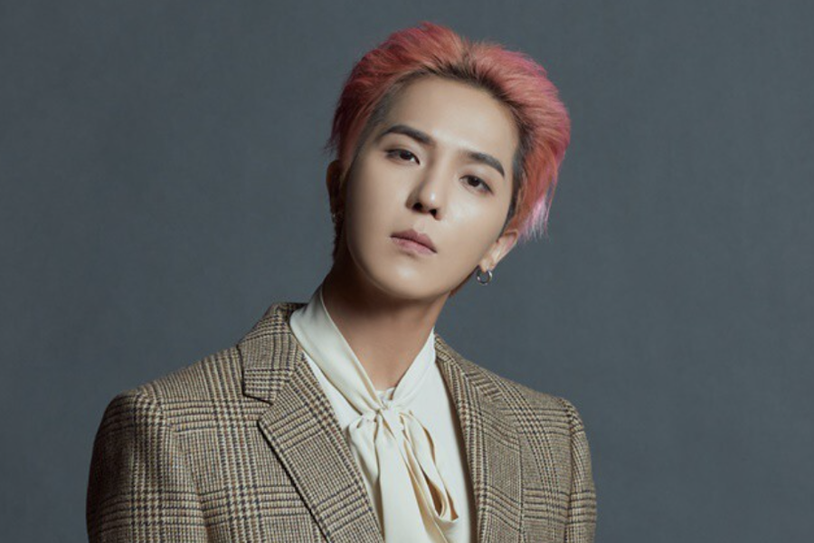 soompi's tweet photo. WINNER's Song Mino's Father Passes Away
https://t.co/o9bHuVi14W https://t.co/Y84On9BJUO