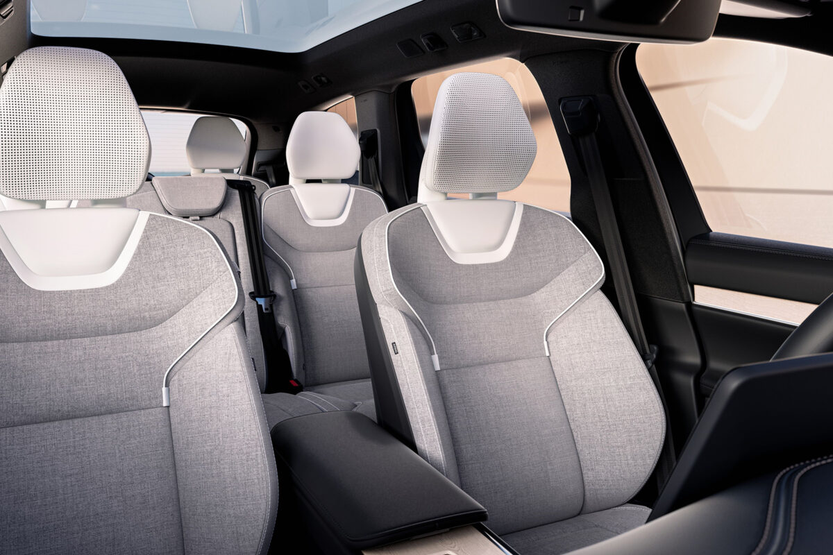 CarChargeruk's tweet photo. Ready to order! Volvo's new fully electric SUV

Volvo EX90

Making each drive a ride to remember
7 seats, large boot, and ready for any adventure. The biggest most luxurious and most powerful electric SUV Volvo has ever made.

#EV #EVCharger #fyp #cars

https://t.co/Tc7B2garnt https://t.co/fa4tnP37ya