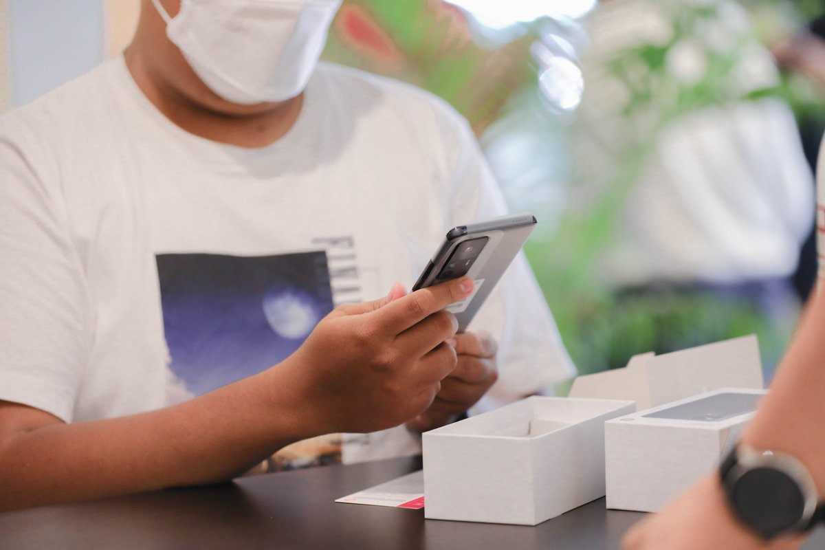 WilliamLuXiaomi's tweet photo. Excited for our Indonesian Xiaomi Fans to experience the power of #Xiaomi12TPro's #200MPImagingSystem. I can't wait to see how you use the new phones to #MakeMomentsMega. https://t.co/ESsvjCW51z