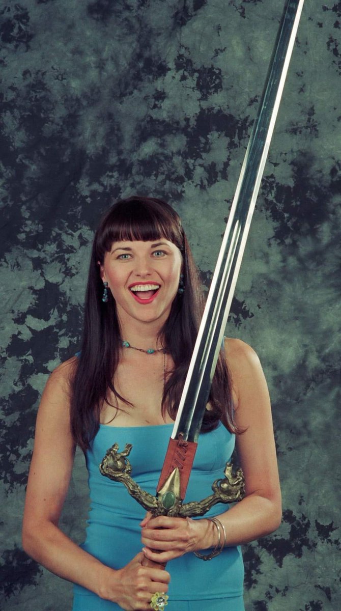 A photographer took a picture before and after giving this woman a sword