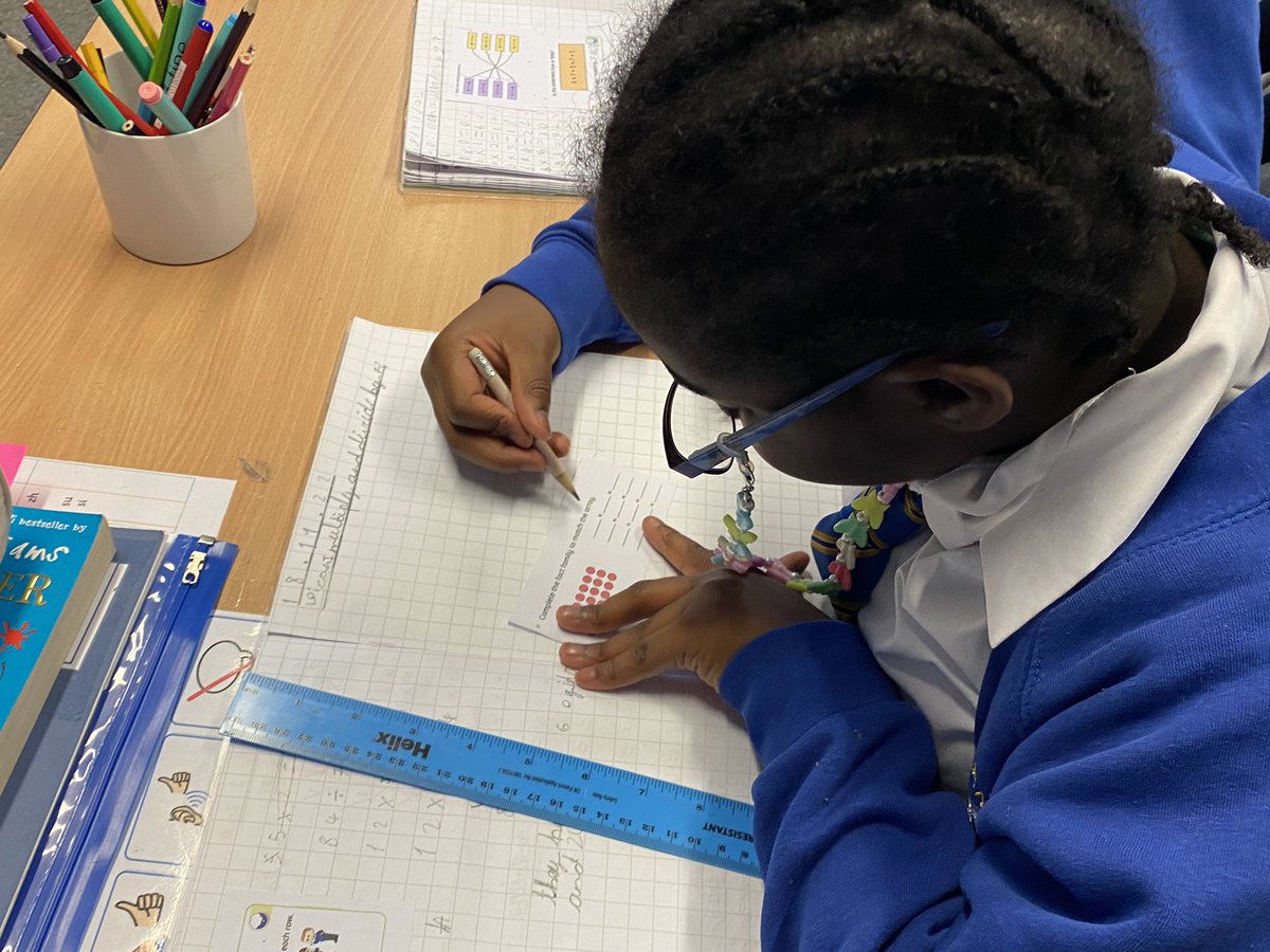 STOCSch's tweet image. Year 4 are enjoying their maths lesson today!!! Divide and multiple by 7!!
Some fabulous work produced! #mathsgenius #goodlearning @WhiteRoseMaths ➗✖️💛💙