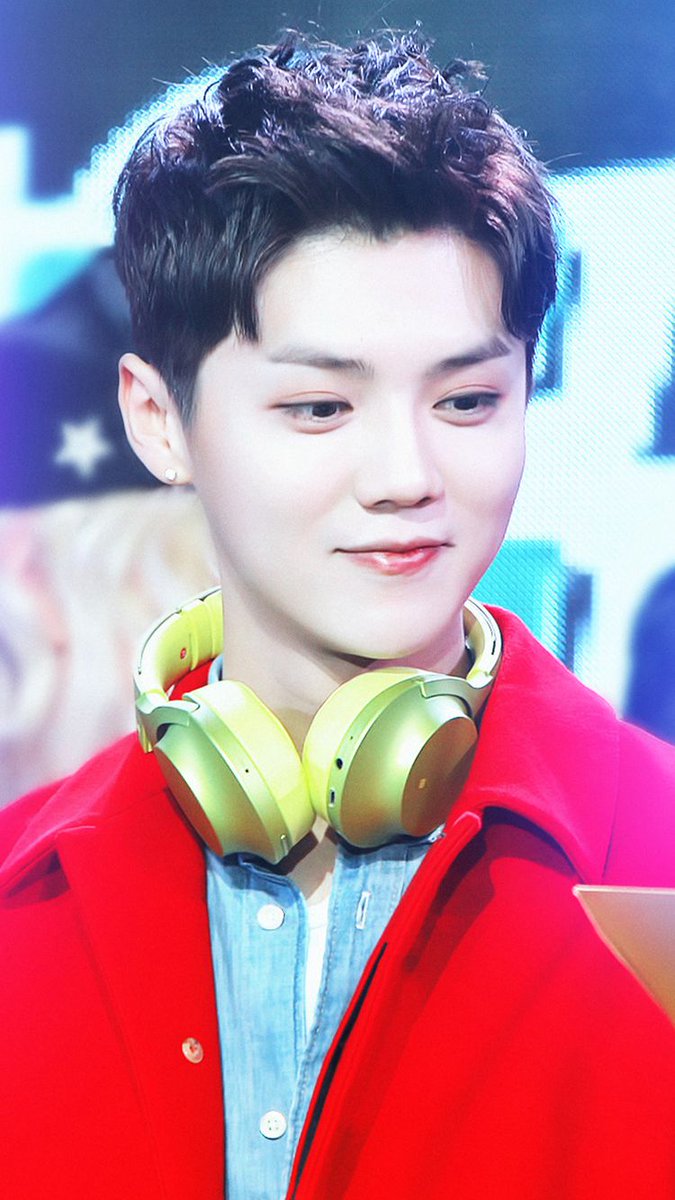 YourDailySM's tweet photo. Your daily dose of EXO. #YourDailySM #EXO #SMEntertainment #Scheduled @weareoneEXO https://t.co/iiw8j9Yngl