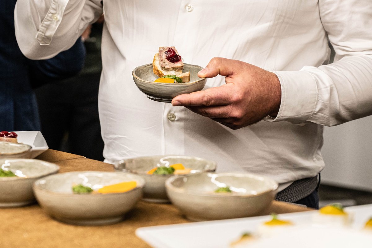 💛 -lichen Dank für den tollen Abend. Am PEAX User Day tauschten wir uns aktiv mit User:innen und Interessierten über den digitalen Briefkasten aus. Adrian Sager von MS Sports schenkte uns Einblick darüber, wie sie PEAX nutzen und was für Vorteile ihnen PEAX im Alltag bietet.