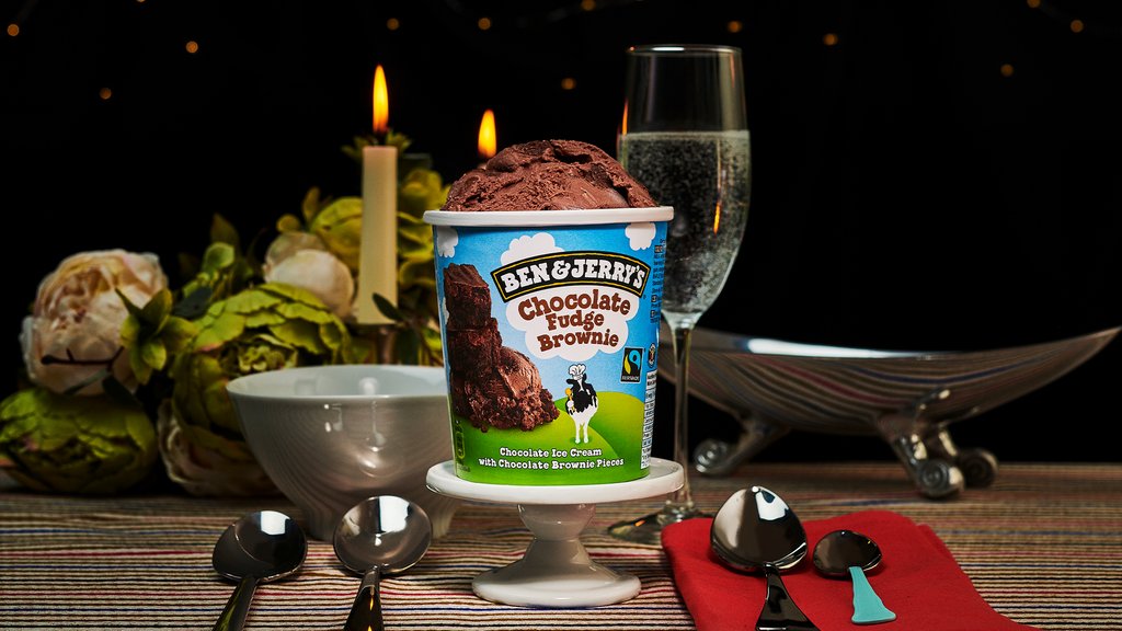 Wie wäre es mit einem Candle-Ice-Dinner ganz für dich allein? 🕯️
#benandjerrys #candlelightdinner #chocolatefudgebrownie