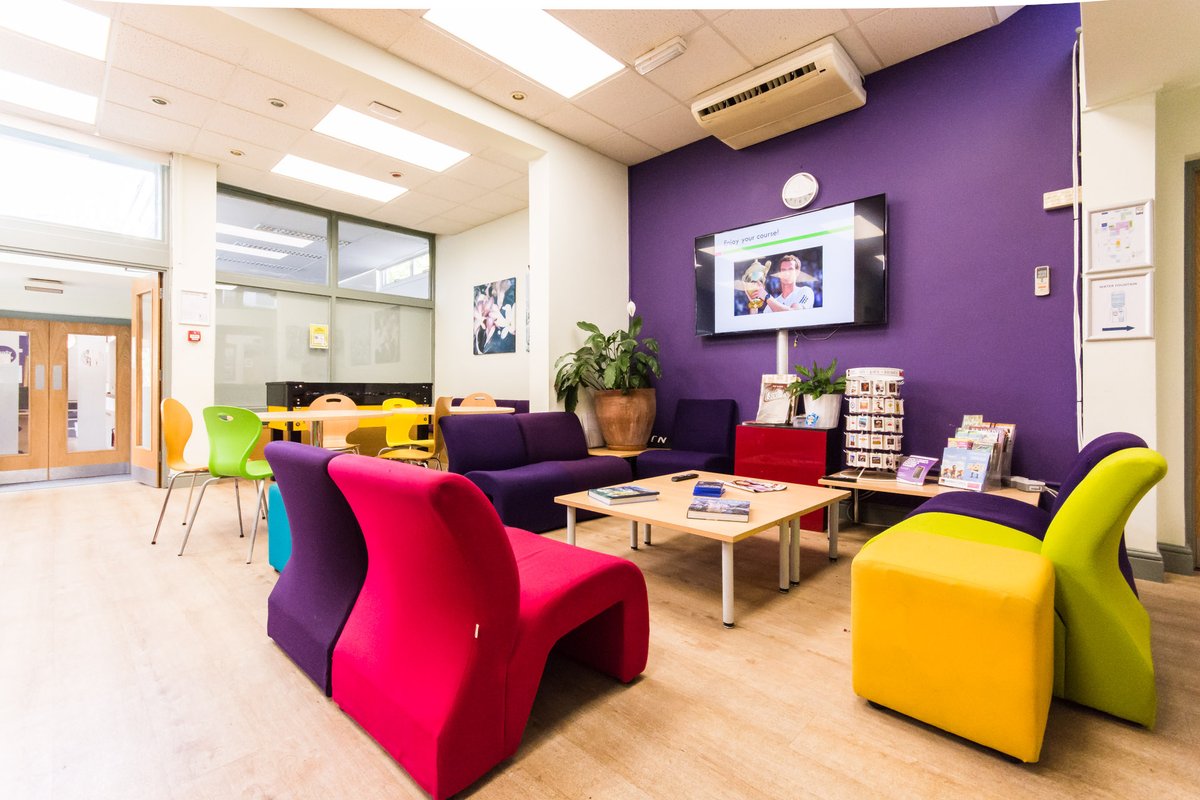 The World Cup match today between England and Iran will be shown on the big screen in the common room <a href="/1pm/">໊</a>! 

To see the full week's social programme, visit:
🌐 wimbledon-school.ac.uk/school/social-…