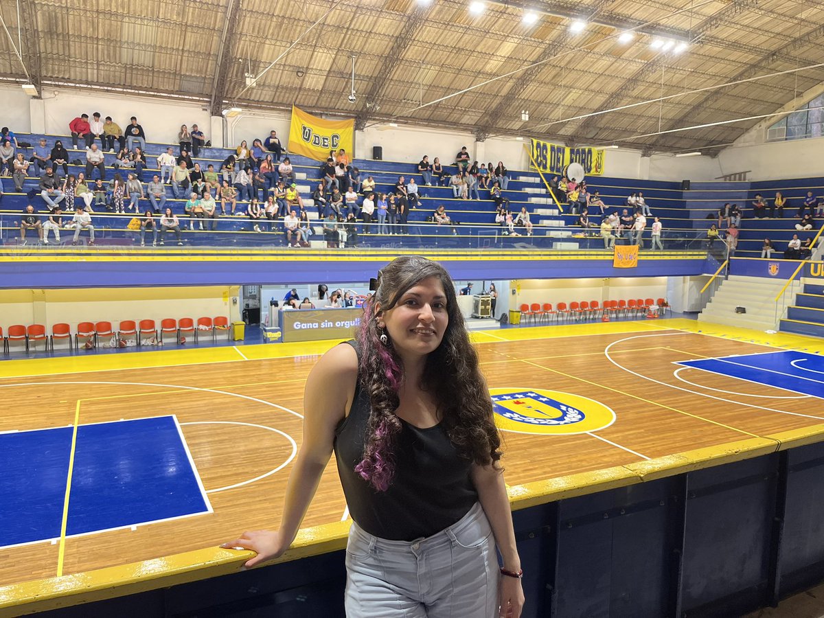 BarbaraBerSal's tweet photo. Lunes; ya en el aeropuerto para volver a Stgo.. Fue un fin de semana diferente, relajado.. llena de energías..#Concepcion #Octavaregion #udec #CasaDelDeporte con la hermana de paseo 🧡 https://t.co/WnqdhSSY0s