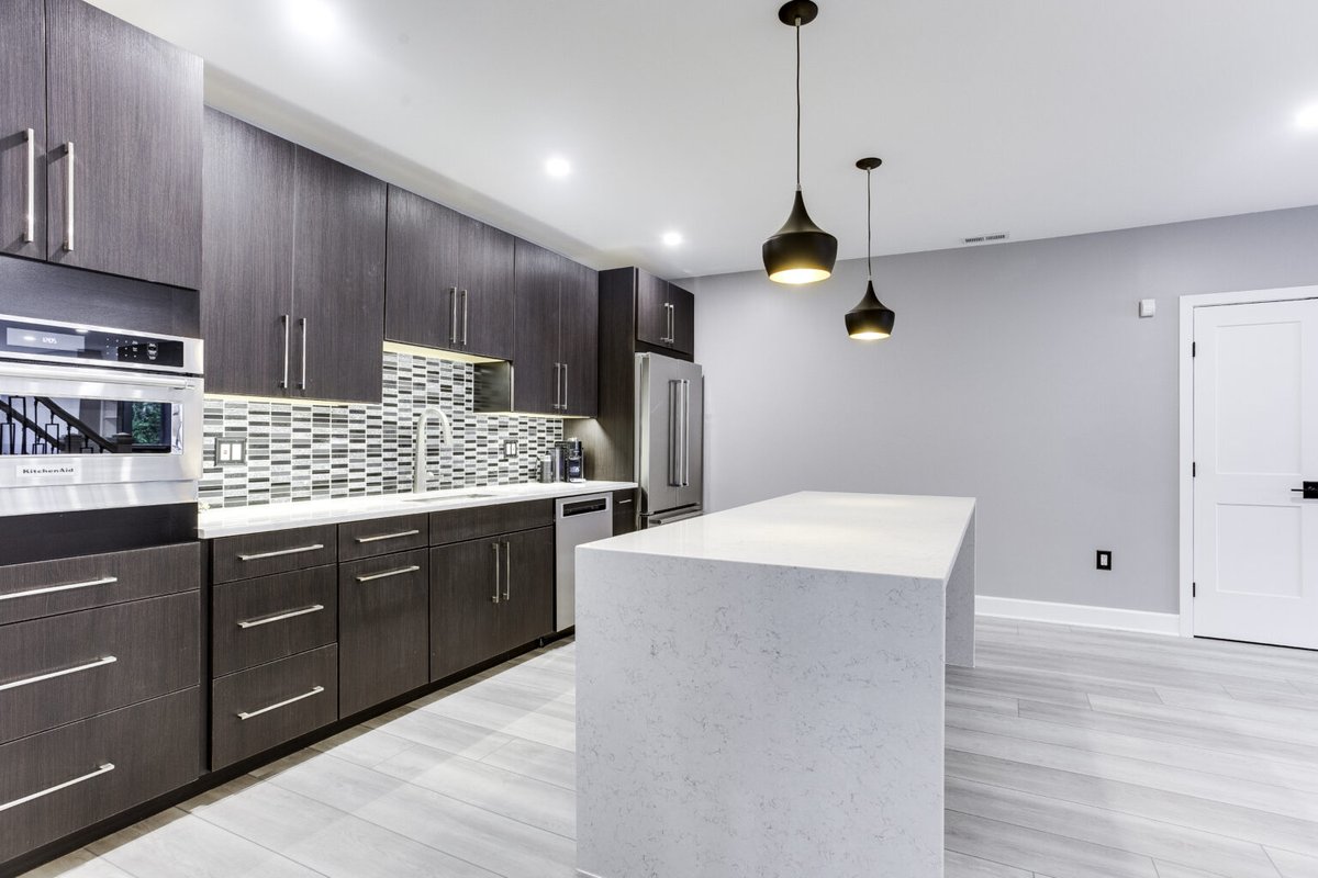 homedesignEA's tweet photo. Are you planning to revamp your kitchen wanting it to look modish and trendy? Choosing the cabinetry can make a difference.
#kitchen_remodeling
#kitchen_Design
contact us or visit: https://t.co/Dma14jPsmq https://t.co/T2faoKj273