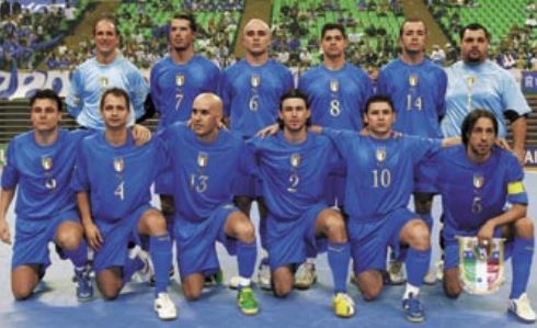 Steve1T's tweet photo. #OnThisDay in 2004 – Edgar Bertoni & Adriano Foglia had 2 goals each for #Azzurri’s 6:3 victory against #USFNT in #FutsalWC Group C opener at Chinese Taipei's Linkou Gymnasium. Todd Dusosky, Pat Morris & Johnny Torres scored for U.S. https://t.co/4CFGi8Xlvg