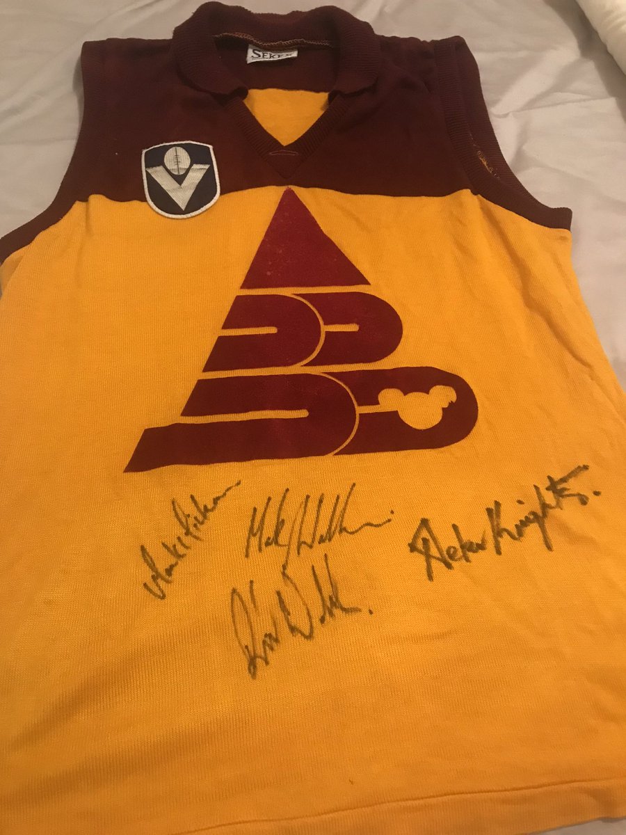 UmbrellaMerch's tweet photo. @slord81 @thebrisbanebear @jakeanson @brisbanelions https://t.co/j8OCnnq0Al