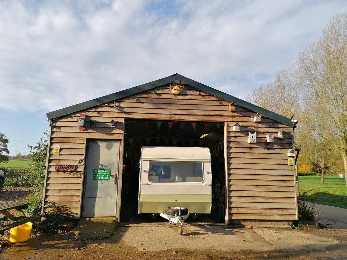 Hetty waiting to go home yesterday in the sunshine! A 1978 Cosalt Piper. <a href="/Yorkspeechdrama/">Rachel Lavell</a>
#cosaltpiper #vintagecaravanworkshop