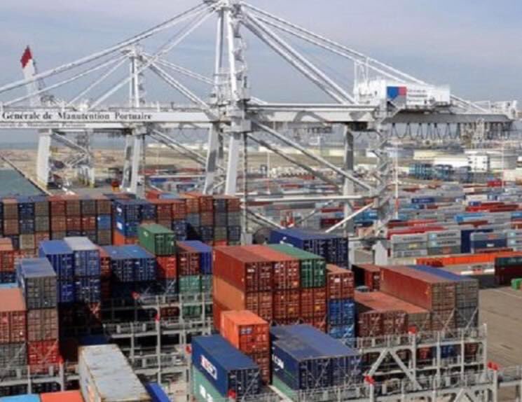 lamacameroun's tweet photo. ✅TEC à 10% à l’importation des riz et poissons et 5% pour le blé
✅Suppression du taux réduit de 5% du droit de douanes pour l’importation de riz 

Les mesures du #PLF2023, interpellent les PME du secteur à mieux organiser leurs activités.

#entrepreneuriat 
#lamacameroun https://t.co/Tca8DFvl7P
