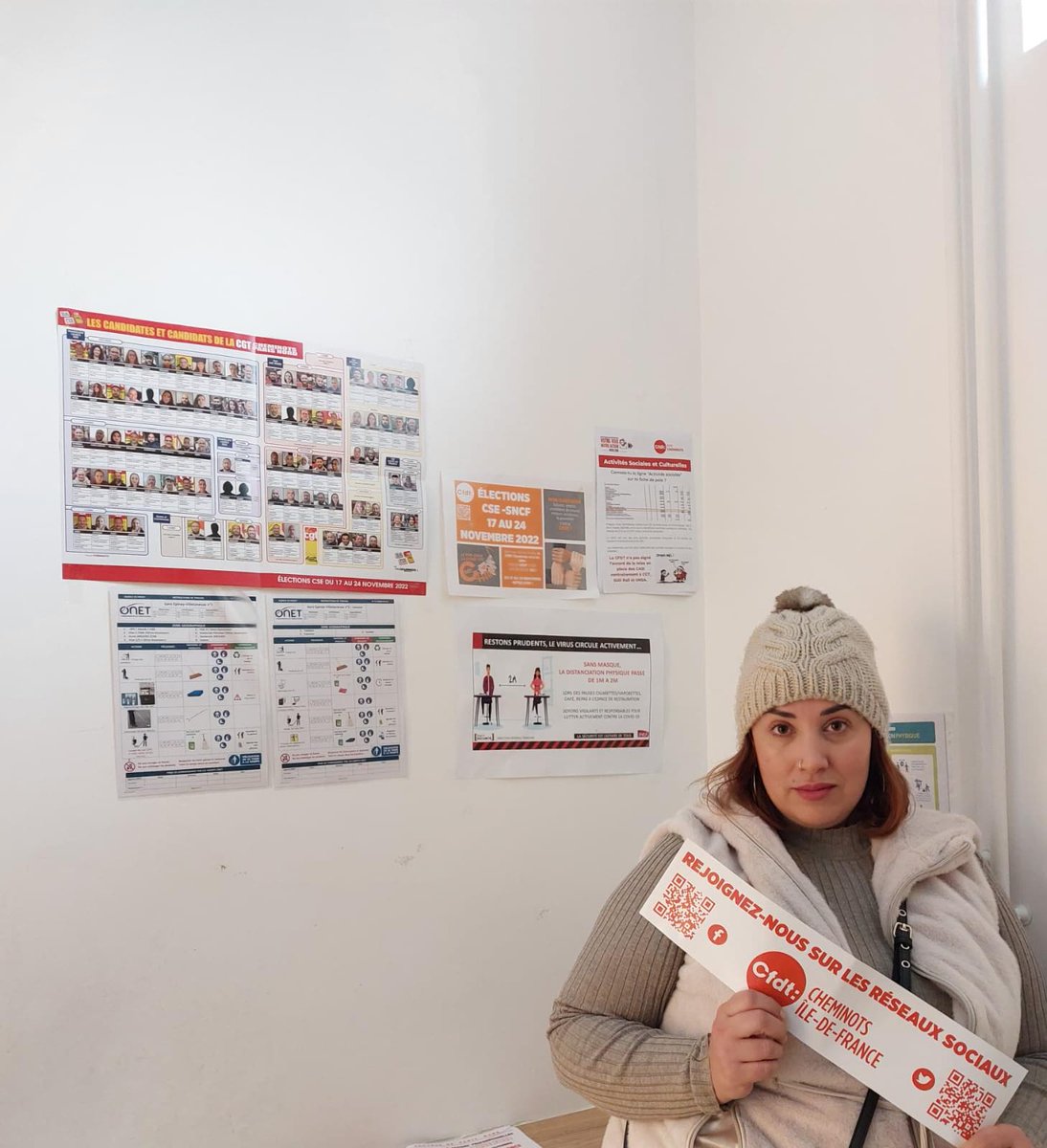 CFDTCheminotIDF's tweet photo. [TOURNÉES]
Sabrina &amp; Jahid 2 militants @CFDTCheminotIDF @cfdtcheminots rencontrent les collègues de #EGSTH @LigneH_SNCF pour échanger sur leur actualité sociale et partager les valeurs de #CFDT
#jevotecfdt du 17 au 24 Novembre 2022
On est là 👊🏾 https://t.co/xIKNOO9LKC