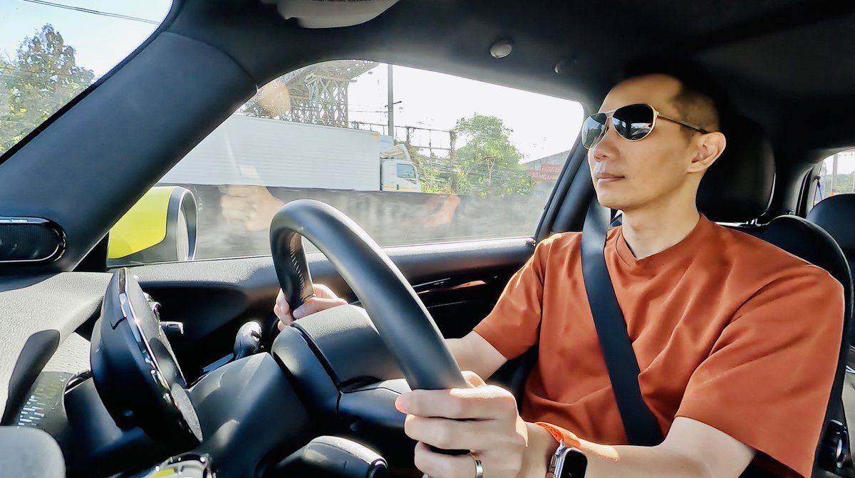 spin9's tweet photo. กลับมาลอง MINI Electric อีกที ก็ยังยืนยันว่านี่คือรถไฟฟ้าที่ขับสนุกอันดับต้นๆ และ ดีไซน์น่ารักอันดับต้นๆ มีเอกลักษณ์เฉพาะตัวของ MINI
คันกะทัดรัด เหมาะใช้ในเมือง คล่องตัวมาก ใครมีรถออกต่างจังหวัดคันอื่นอยู่แล้ว นี่คือรถที่เหมาะมาก แนะนำให้ลองครับ ✌️
#MINIElectric #MINITH https://t.co/CqtC14Uj7T