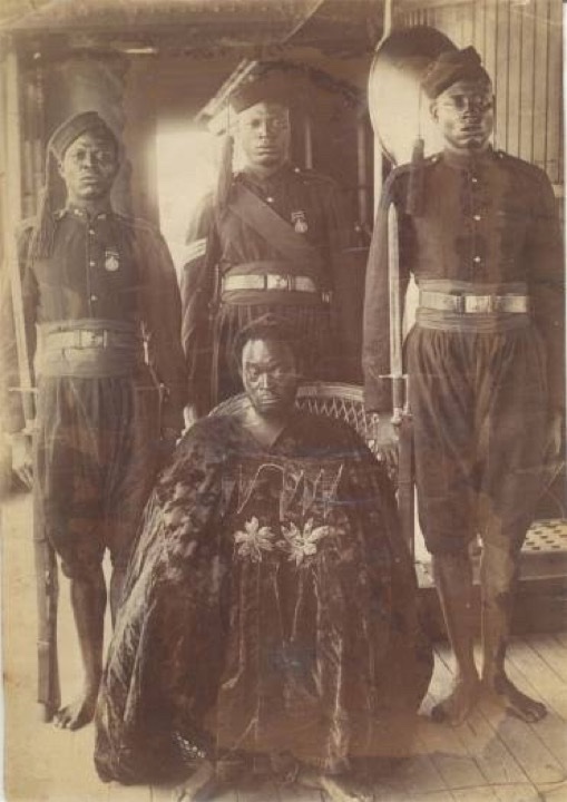 NigeriaStories's tweet photo. Story of the Oba of Benin Who Was Exiled to Calabar by the British

Oba Ovonramwen Nogbaisi

A Thread 🧵 
Retweet to educate someone https://t.co/5B32uwvYtx