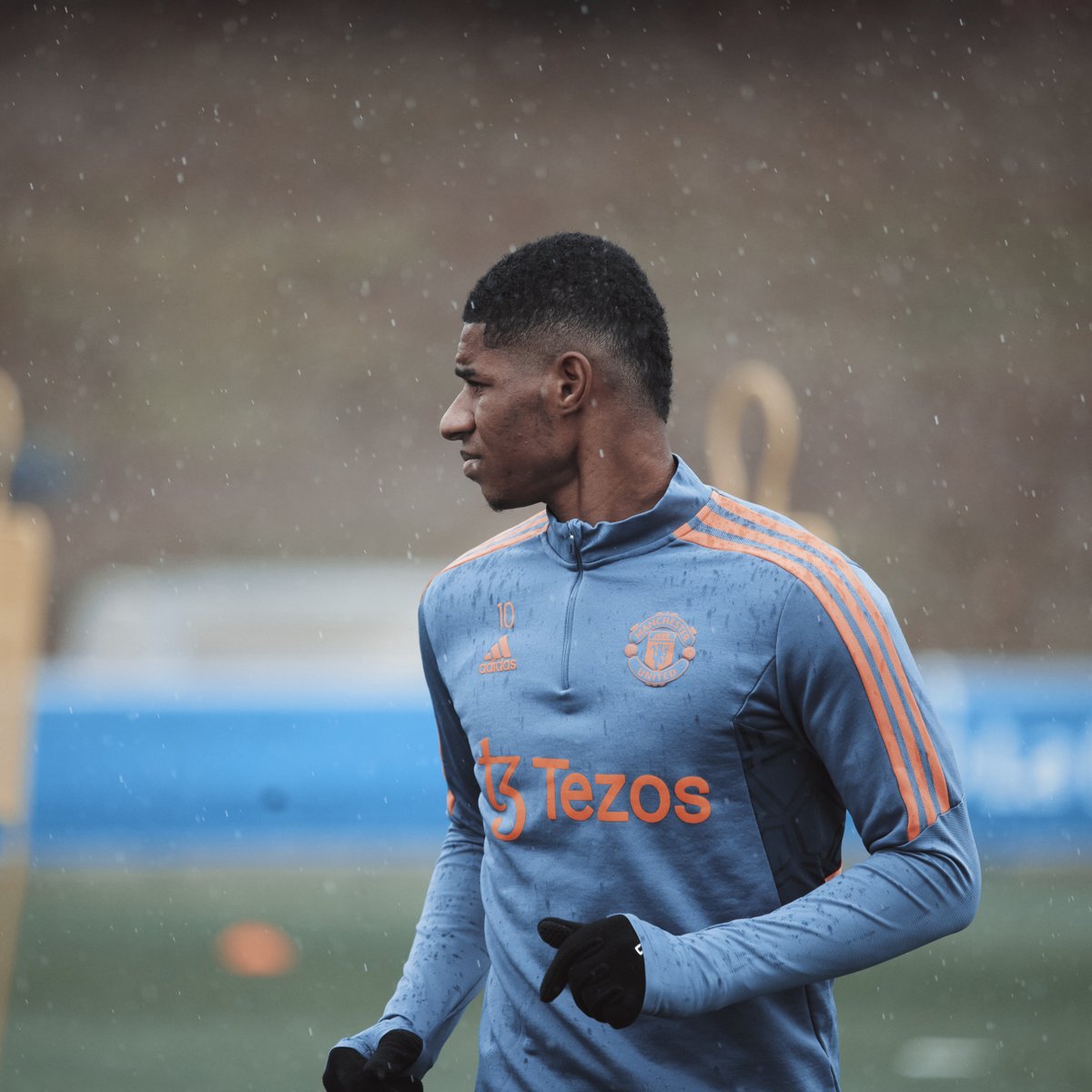 ManUtd's tweet photo. Our training range is perfect for any weather 🌧

#MUFC