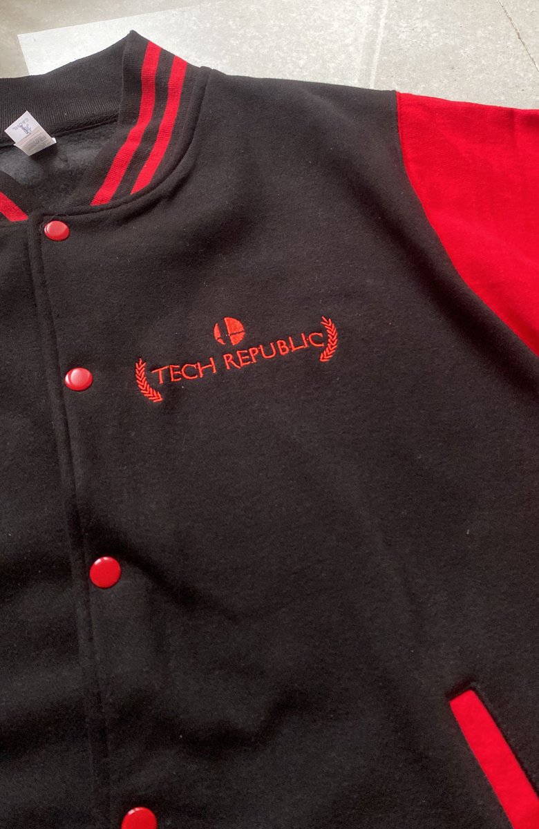 Marcbri's tweet photo. Si os molaron las chaquetas del #TechRepublic6 estad atentos, porque por tiempo límitado abrimos pedidos.
Precio: 45€ + 5€ con el parche del CMT en un brazo.
Disponibilidad limitada: se iran haciendo conforme haya stock y en orden de pedidos.
Pedidos solo por MD. https://t.co/qI2Ql7ncsY