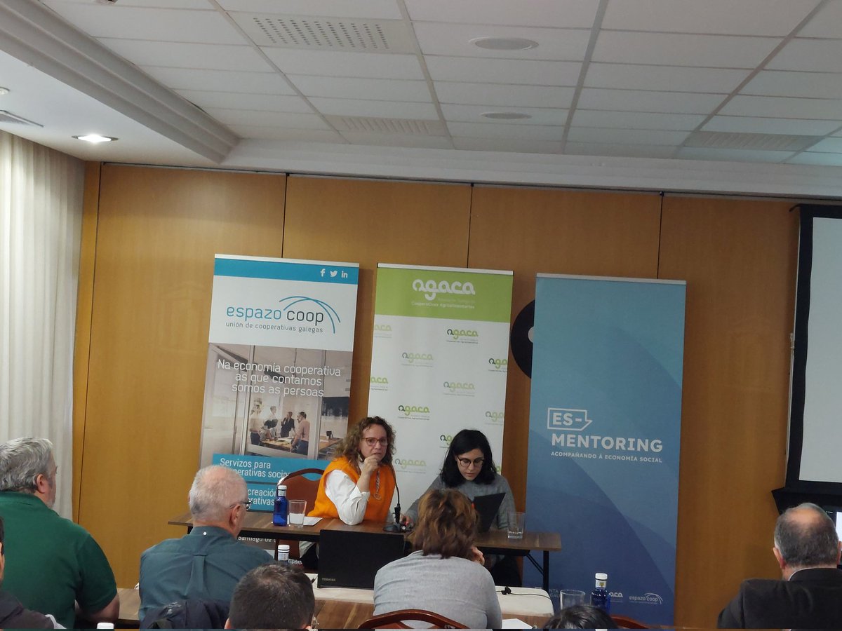 UnionEspazocoop's tweet photo. ●Rosa Vázquez, responsable de comunicación de Agaca, preséntanos a web do noso programa en común #ESMentoring, que hoxe presentamos en #SantiagoCEES
👉Web https://t.co/TekFrXAI7l
@CoopsAGACA #SomosCoop https://t.co/zaUe3aON4w