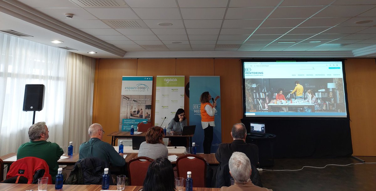 UnionEspazocoop's tweet photo. ●Rosa Vázquez, responsable de comunicación de Agaca, preséntanos a web do noso programa en común #ESMentoring, que hoxe presentamos en #SantiagoCEES
👉Web https://t.co/TekFrXAI7l
@CoopsAGACA #SomosCoop https://t.co/zaUe3aON4w
