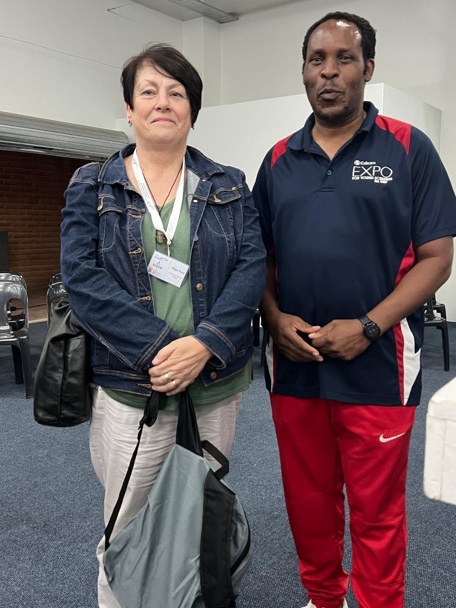 Exposcience's tweet photo. #DiscoverEskomExpo Eskom Expo’s Cape Town Regional Science Fair Director, Olga Peel &amp; Eskom Expo’s Mpumalanga Provincial Coordinator, Innocent Marume at the 2022 SAASTEC conference @Eskom_SA https://t.co/33OUV4wnhe