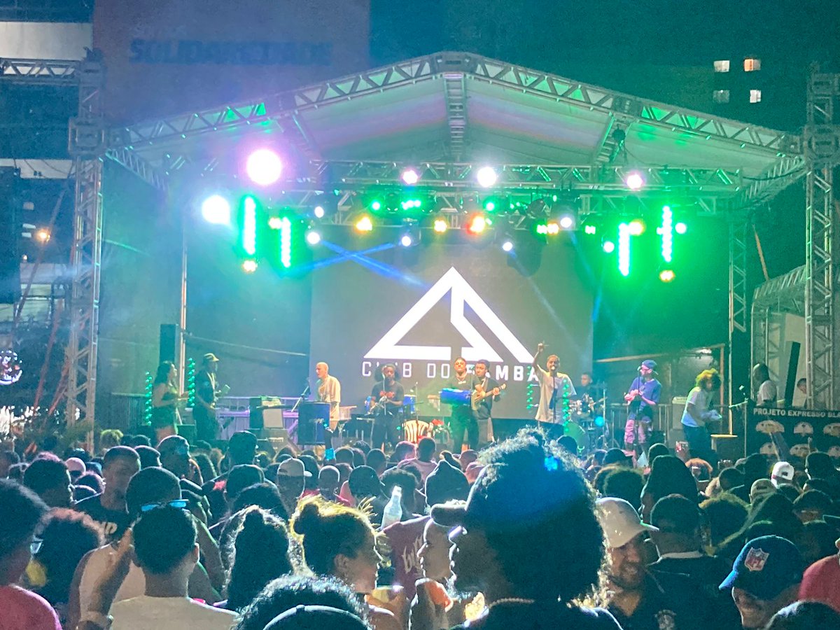 clubdosambaa's tweet photo. Bom dia!!

Passando para agradecer a presença de todos que estiveram ontem na Epatur para prestigiar @osternuras , foi lindo de ver! 🤎

É só o começo de mais projeto do Club! 🔥

Obrigada! 🥰

#ClubdoSamba 
#SambadeRua
#OsTernuras https://t.co/xtvizcm0kK