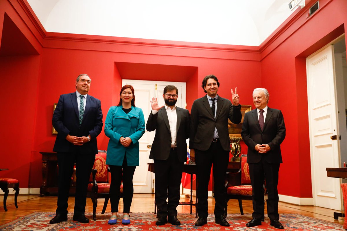 Diputadas y Diputados de Chile tweet media