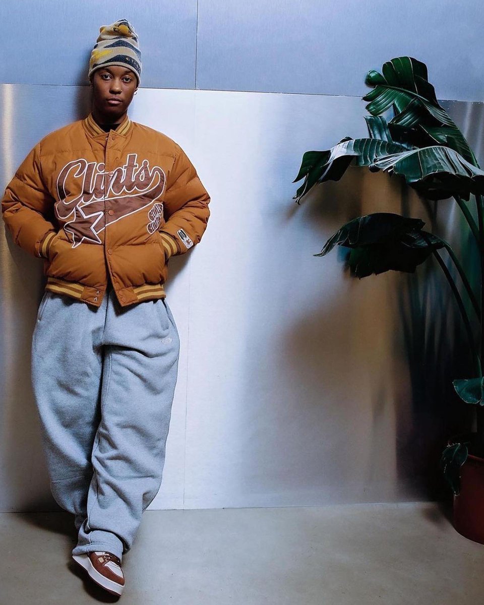 StreetFashion01's tweet photo. CLINTS FW22!🖤 https://t.co/Pd46HxVxMq