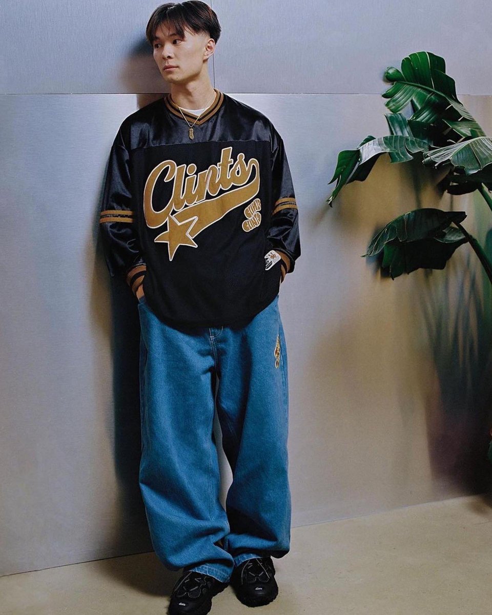 StreetFashion01's tweet photo. CLINTS FW22!🖤 https://t.co/Pd46HxVxMq