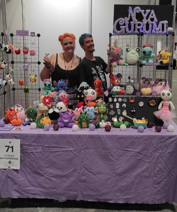 NyaGurumi's tweet photo. @JW_Arte Holi! Somos NyaGurumi y hacemos peluchitos, estaremos en el número 57! 💜 https://t.co/7ukYih1rGK
