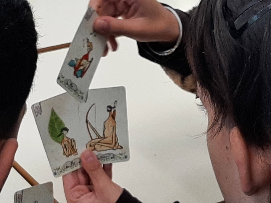 cfadolorspaul's tweet photo. Avui hem treballat amb el grup de GES II les lleis de Mendel amb el @_Mendelius, un joc de cartes que ens permet fer diferents encreuaments. Així hem repassat els diferents conceptes de genètica. #cfadolorspaul #fadults #Cunit https://t.co/NxmcaRgWDH