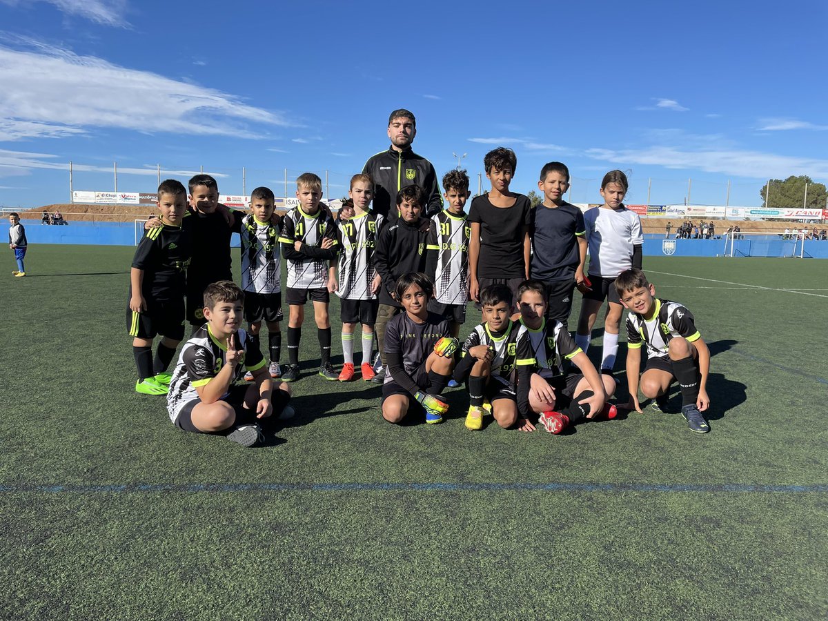 EF_GARRUCHA's tweet photo. DEBUT DE NUESTRA ESCUELA DE FÚTBOL MUNICIPAL!!⚪️⚫️⚽️💯👌
El pasado sábado se celebró en nuestra localidad, la 2 Jornada de la liga educativa del CEDIFA.
#UnEquipoUnaIlusion
#PDG1927
#EFG ⚪️⚫️⚽️💯👌 https://t.co/67owiQ2fKO