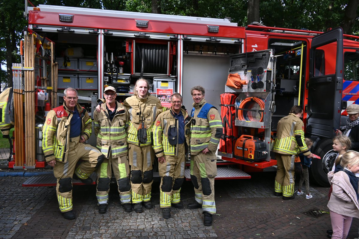 Heb je vragen over brandveiligheid, over CO2 melders en rookmelders? Wil je een gratis woningcheck of vluchtplannen in je woning bespreken? De wijkbrandweer ontmoet je graag in de bibliotheek Brinkhuis Laren. Dinsdag 22 november 10:30 - 11:30
hartvanlaren.nl/op-de-agenda/b…