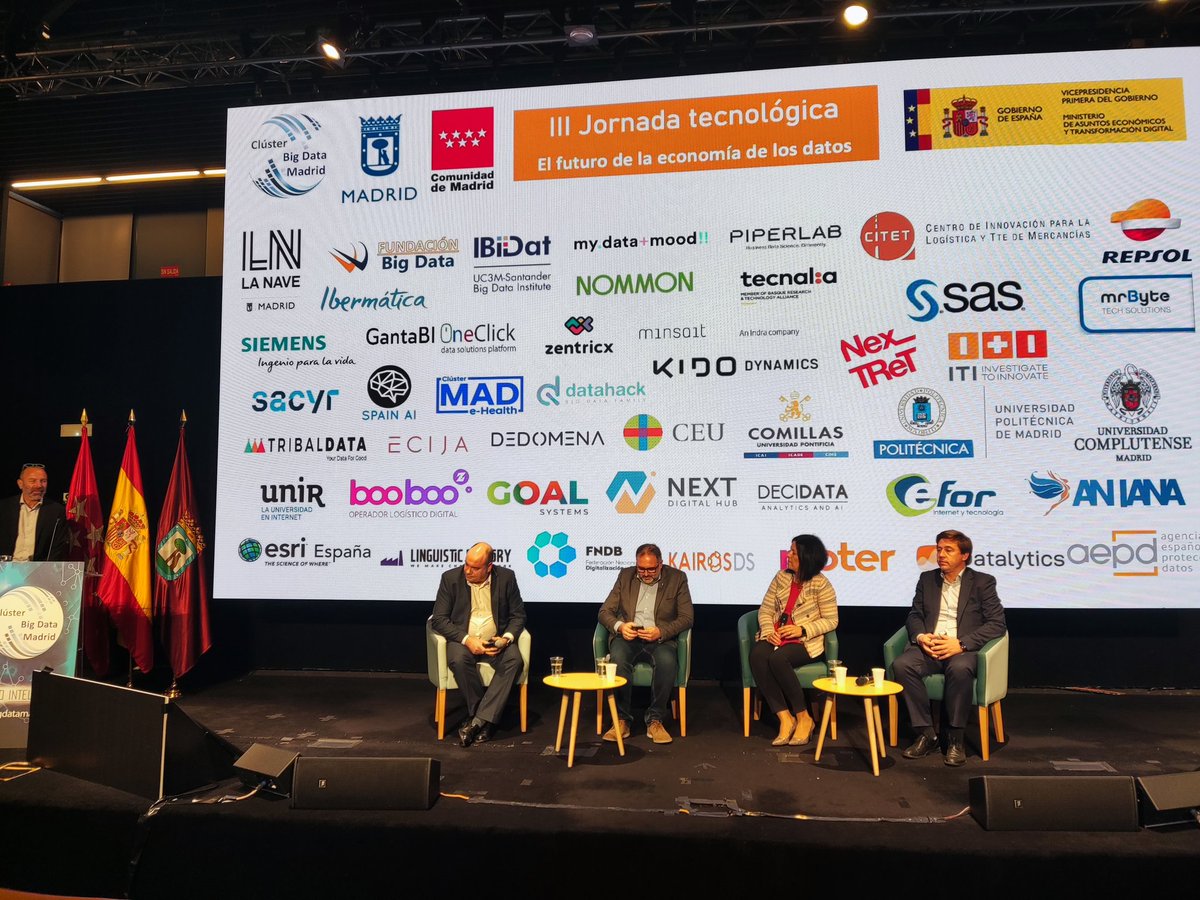 ClusterBigDataM's tweet image. La última de las mesas redondas de esta tercera jornada tecnológica del @ClusterBigDataM que tiene lugar en @LaNaveMadrid se centra en retos y oportunidades en la economía de los datos #FutEcoDatos bigdatamadrid.org/iii-jornada-te…
youtu.be/fvx3HnnAZkM
