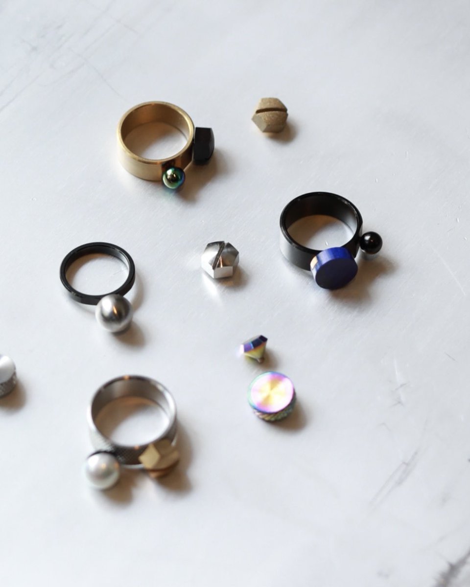 FREEPARK_JP's tweet photo. TAZOE
Small Factory Ring
https://t.co/1MHH8ZXYRS
リングとパーツの組み合わせを、ネジ式によって自由に変えられるリング。
ヘッドパーツには様々な種類があり、
お好きな組み合わせで自分だけのリングをお作りいただけます。
#FREEPAPK #自由が丘 #TAZOE #smallfactoryring https://t.co/cb1OYmViOz