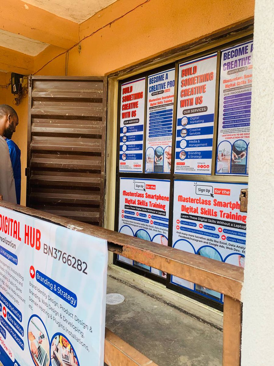 ayoyimika__'s tweet image. We have a startup, we've been teaching and training young people online since COVID but we decided to start going to communities and teach underprivileged individuals Digital Skills, we ve an office in Ogbomoso, Oyo State. We're having a free physical training soon on Smartphone