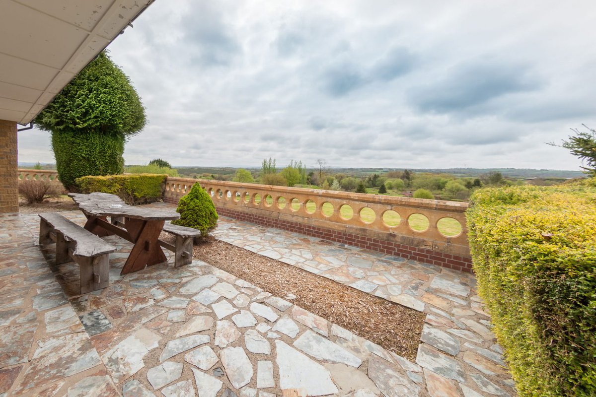 The Holiday Cottages tweet media