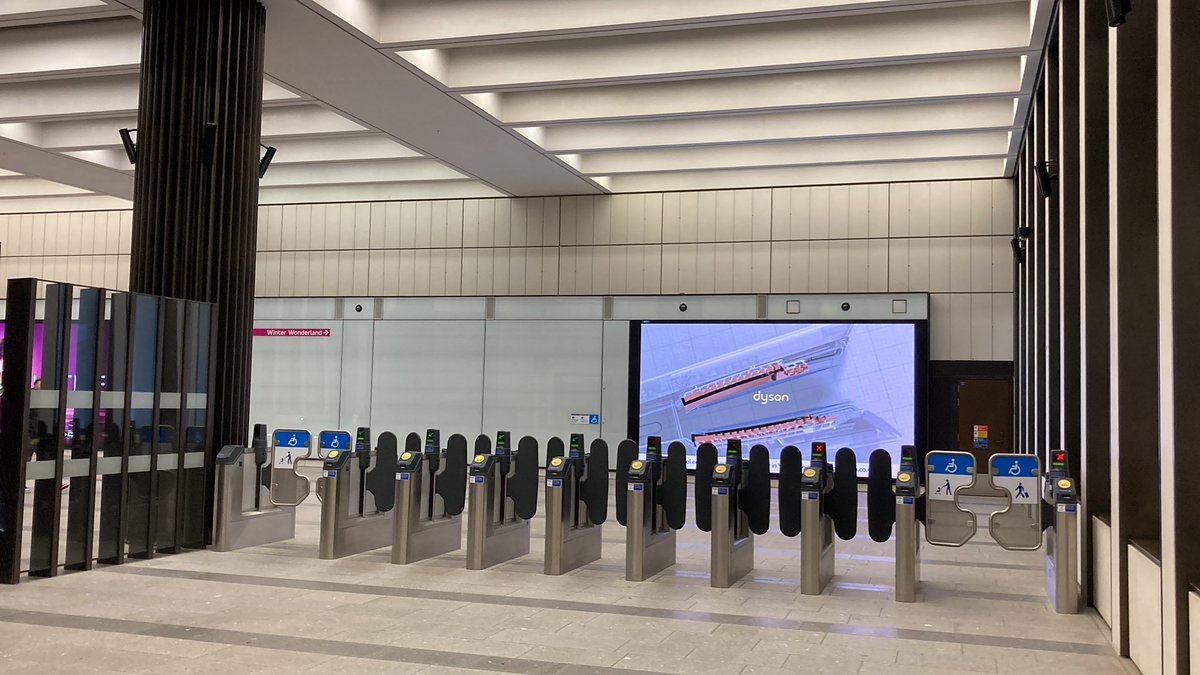 BBCTomEdwards's tweet photo. Elizabeth line 6 months on - about 600k journeys a day - nearly 70m journeys in total. Businesses in West End say it’s making a big difference. Tottenham Court Road has seen a 80% increase of people using it. https://t.co/BkQhsXXSqv