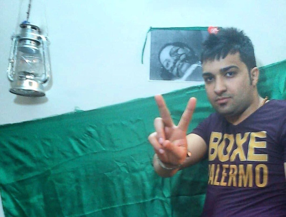 felaskechayi's tweet photo. Hamid Rasouli also loved football, but he was killed by bullets fired by security forces on 17 Nov 2019 during protests. He was 32 years old and he supported @fcesteghlaliran.
#ENGIRN    
#SayTheirNames 
#Qatar2022 https://t.co/mGNAS2uwbX