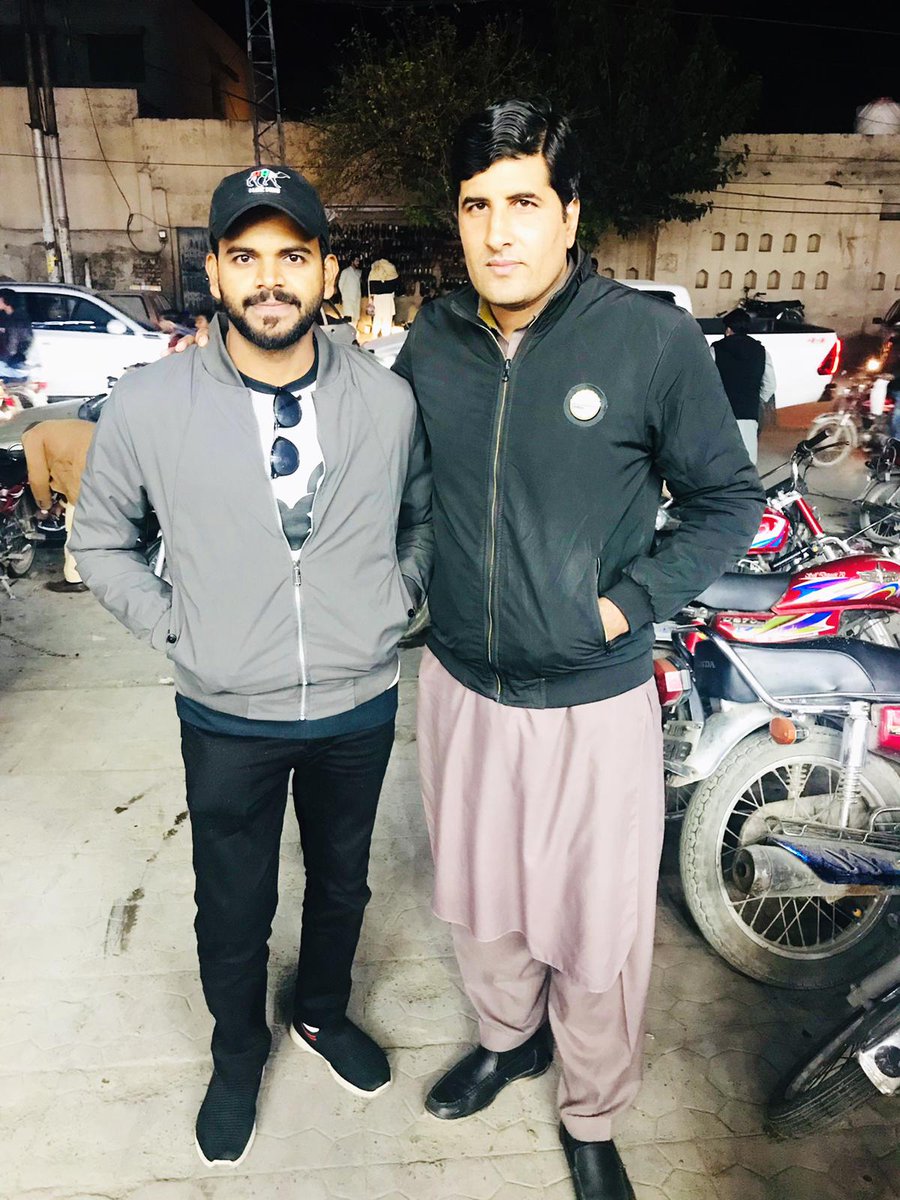 ifarazshahzad's tweet photo. Akhtar Plaza Saddar with buddies 😍🔥
.
.
.
#farazshahzadvlogs #saddar #rawalpindi #newphoto #photooftheday https://t.co/fU6zdlg8QB