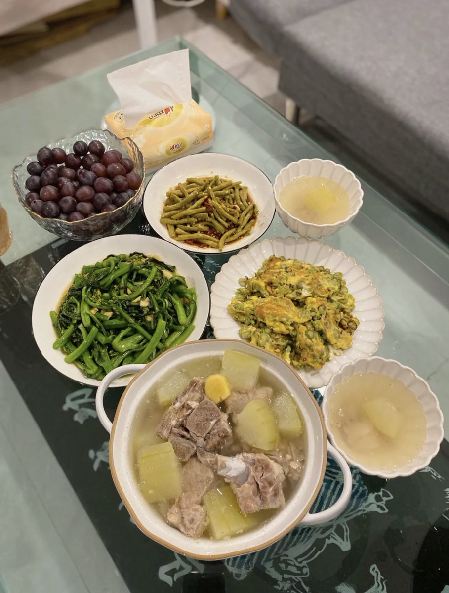 ala73352631's tweet photo. 上的了厅堂下的了厨房，说的就是姐姐我，你们觉得呢，想吃的点赞😜 #人妻日常 #晚餐 #美食 #聊天交友 #中国大陆 https://t.co/9lvdhn09BI