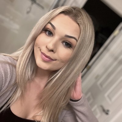 rileyb420's tweet photo. #NewProfilePic https://t.co/plU6YwiKhE