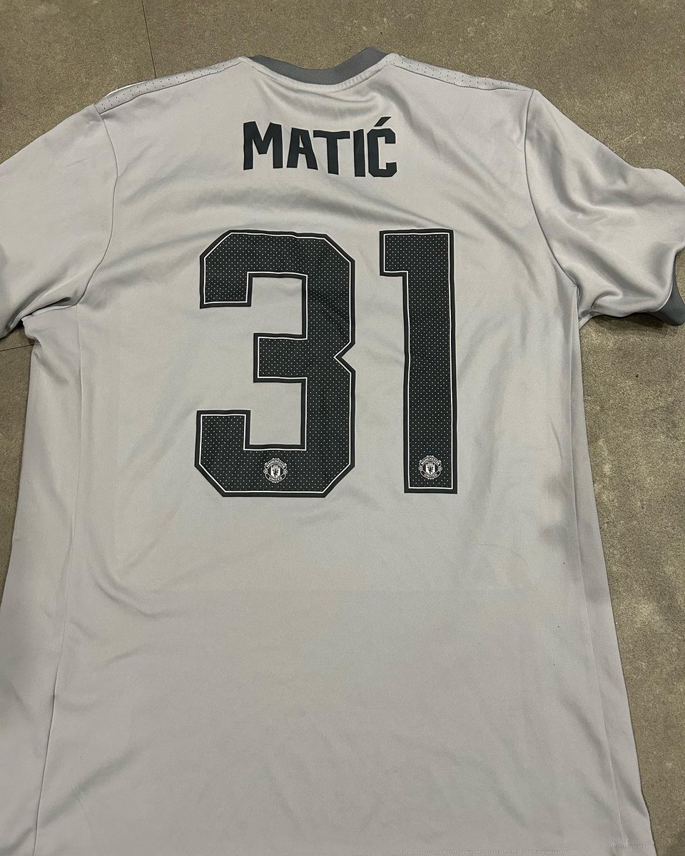 BinsNi's tweet photo. Manchester United FC 2017-18 adidas third shirt . Matic 31 nameset 

Size medium 

£30

Free UK delivery 📦 https://t.co/wftD1biIPq