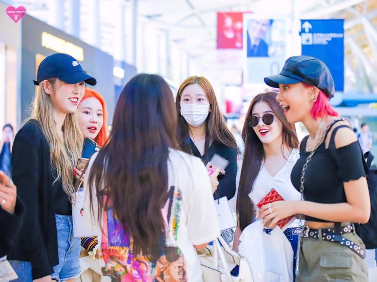 merriesground_'s tweet photo. I wonder what was the tea 

Any guesses guys https://t.co/qHI9ryxkqY
