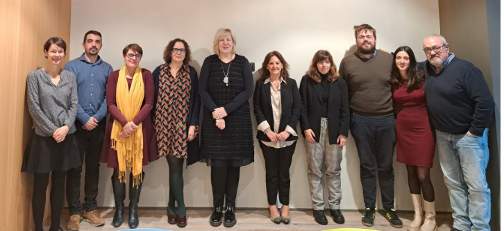 GMonitoreoDESC's tweet photo. Hoy estuvimos con la #ComisariaDDHHConsejodeEuropa @Dunja_Mijatovic Explicándole por qué en 🇪🇸 no hay #DerechoHumanoVivienda y la situación de tantas familias y personas en todo el Estado @amnistiaespana @ObservaDESC @LA_PAH @InquilinatoMad @provivienda_org @CAES_Coop @_CARITAS https://t.co/2r77hiCMCE