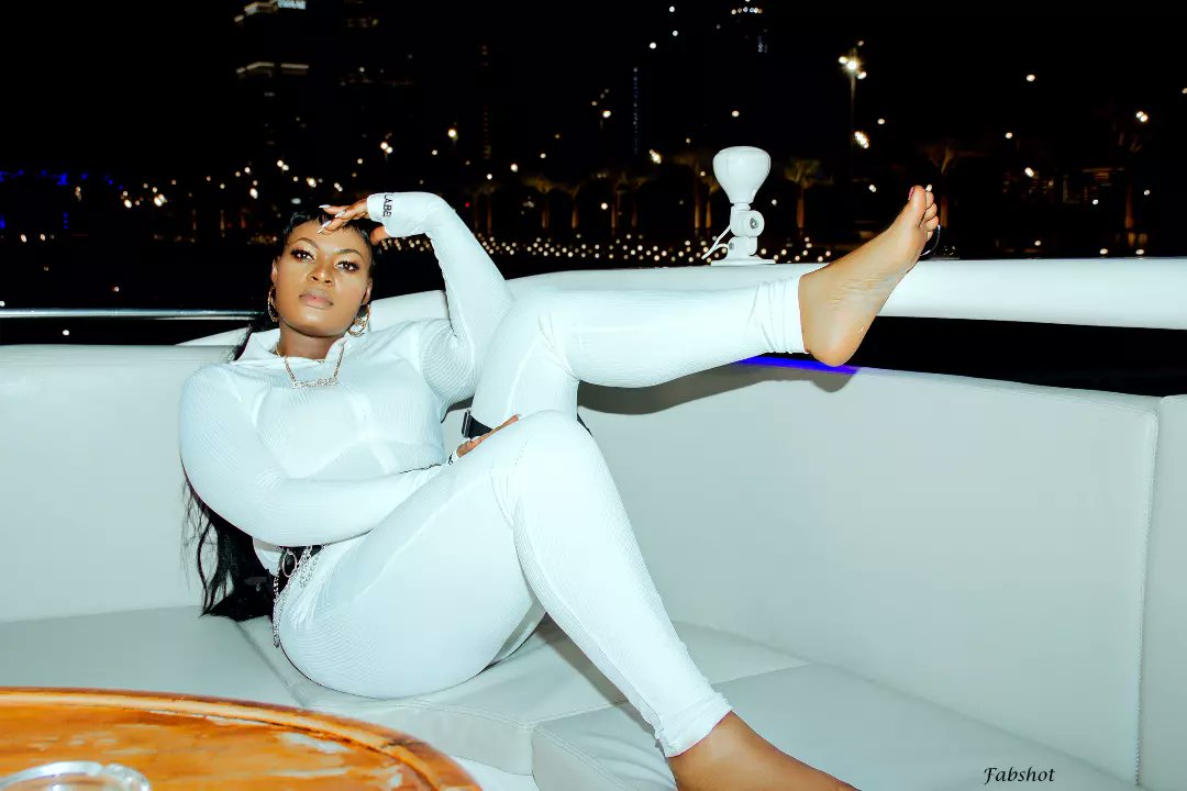 FlaviaHope1's tweet photo. SOMETIMES YOU GOTTA BE A BEAUTY AND A BEAST ❤🙏
#GirlBoss 
#Yachtlife https://t.co/Mlp6uC8GTM